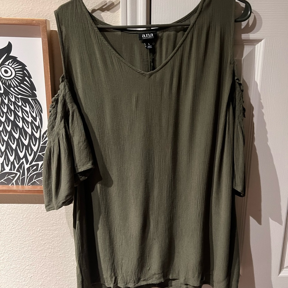 Forest green off the shoulders top